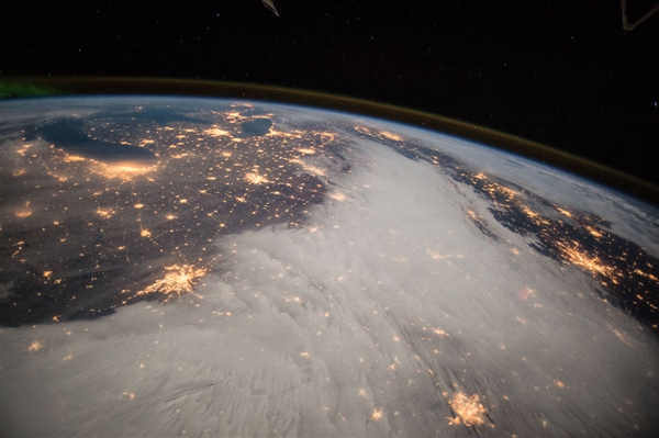 太空拍摄暴风雪(组图)盘点从太空看地球最美照片