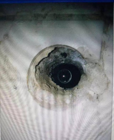  女试衣间现摄像头 (多图) 防走光防偷拍小妙招大