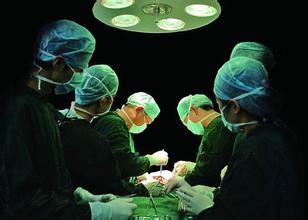  手术中遭医生加价 (图):不交钱,就把割开的再缝