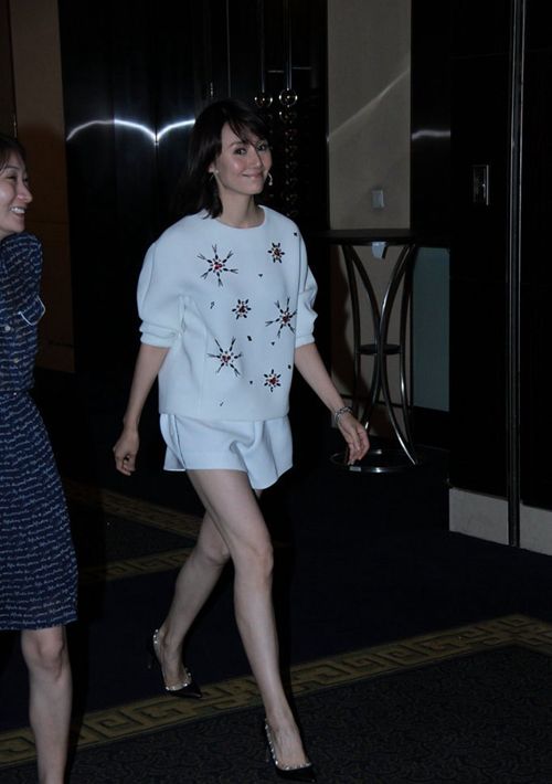  新美腿标准i6腿  请鉴定:这些女星都达标了吗?▏