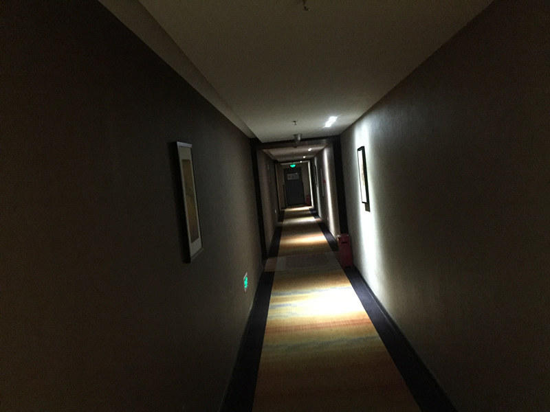  女子和颐酒店遇袭  组图:女子入住酒店遭劫持全