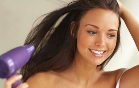  总统吁停用吹风机 :自然干更好看!冷气不要调太