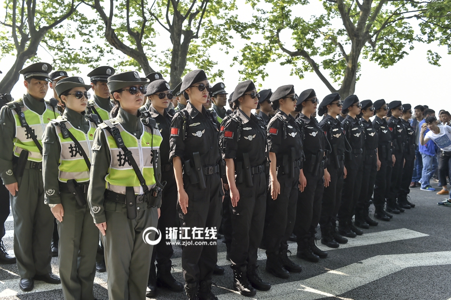 “拉风”女子巡逻队亮相杭州西湖