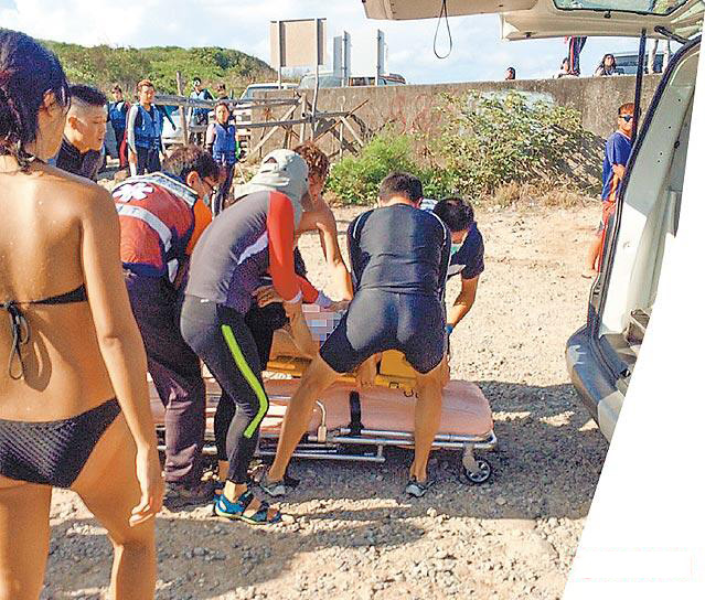  女模水下拍照身亡  顾思妤穿美人鱼装水下摄影