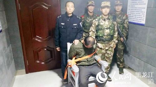  上海万达持刀伤人 (组图)事情究竟是怎么回事呢