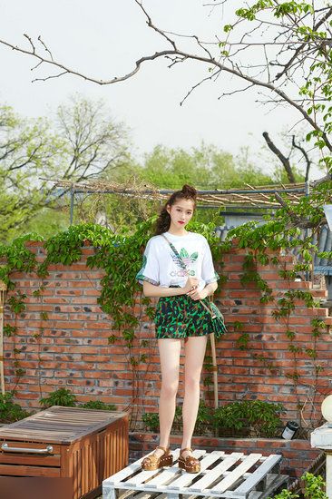 关晓彤高考成绩552分(图) 网友:美女学霸的一百