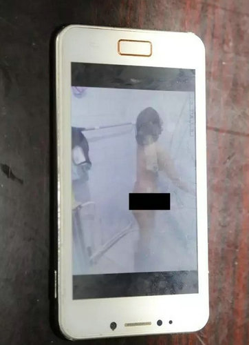  租房惊现 7个 摄像头 (图)偷拍洗澡画面曝光▏偷