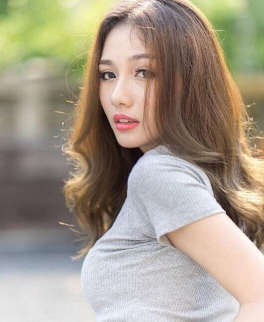 惊艳的女人美貌 c03fd5ef19d018feed7c5a.jpg