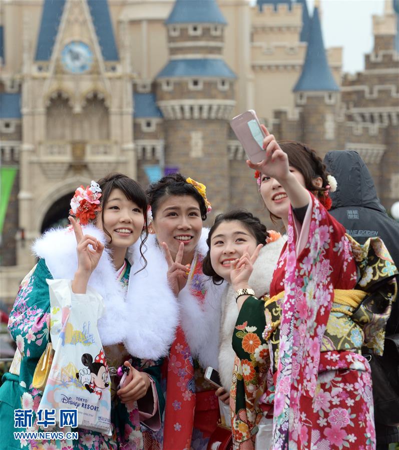 直击日本女子 成人节 :除了穿和服,还要做什么