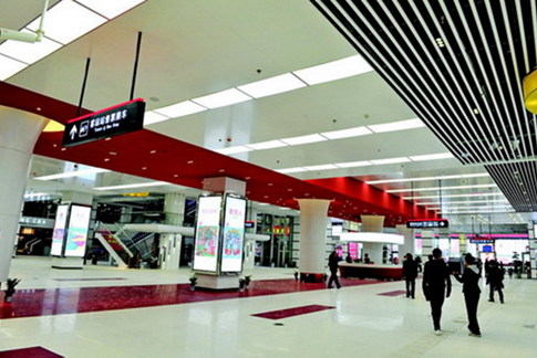 <em>客运站怀抱死婴</em>:40岁大妈未婚先孕 还患有精神