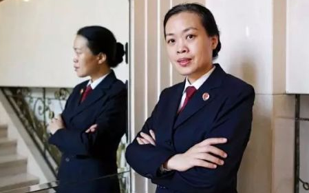  男子没休息够辞职  奇葩遭拒后暴打领导▏暴打