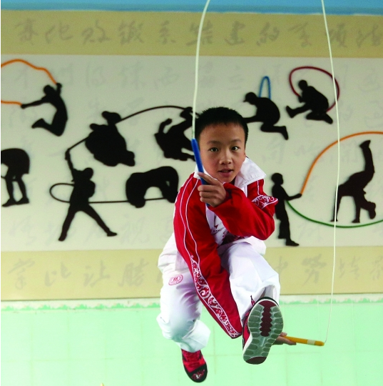广州小学生每秒跳绳7.3下破世界纪录(图)裁判数