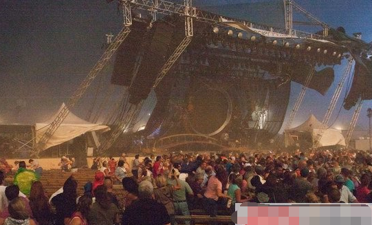  新西兰 发生阳台 坍塌事故  组图看可怕现场!▏阳