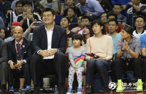  姚明女儿近照曝光  从不娇生惯养如邻家小女孩