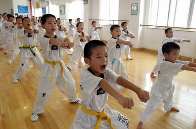 南方网:江城儿童爱学跆拳道