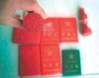 南方网:失踪10年小工摇身变军长 诈骗不忘找