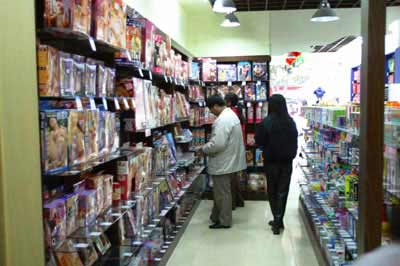 南方网:福州一药店前店卖药后店卖<em>性用品</em>
