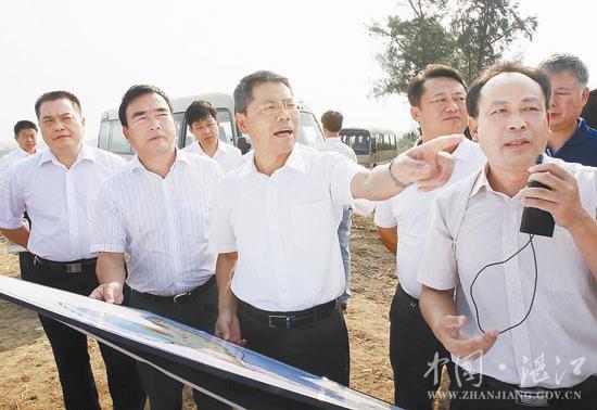 王中丙率队到南三岛调研时强调:发挥海洋资源