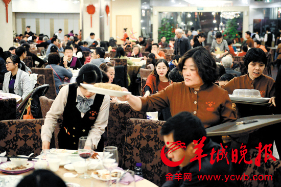 广州餐饮企业税重费多酒楼 每只白切鸡税费吃