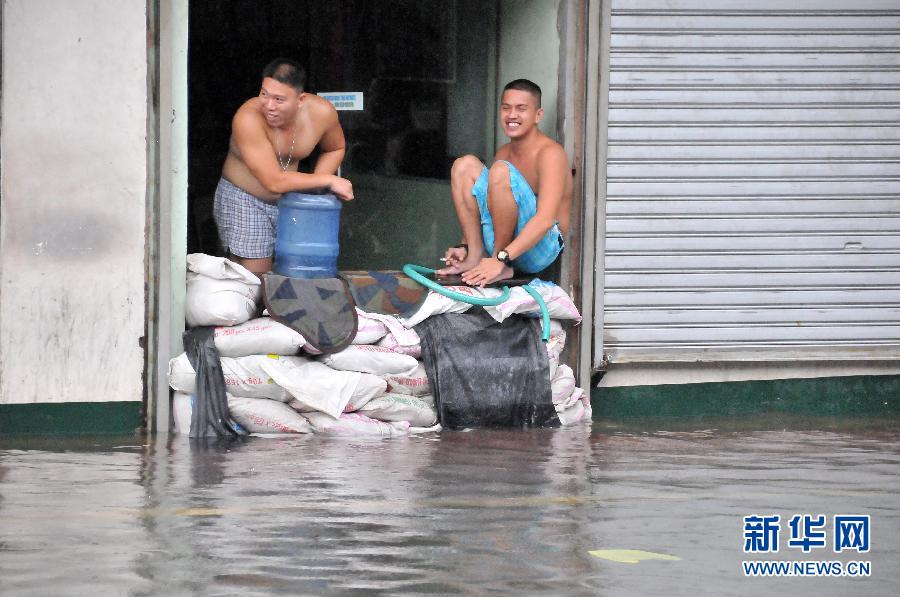 菲律宾首都暴雨成灾(组图) 广州新闻 南方网