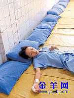 新闻:我要戒毒我要活着 记者贴身采访<em>白粉妹</em>