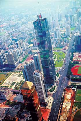 空中俯瞰广州城区,可以清楚地看到广州城市建设发生的巨大变化.