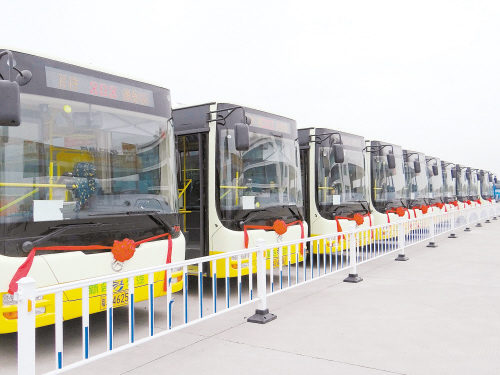 23辆油电混合动力公交车在新会投入使用