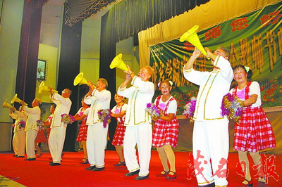 茂名市领导与茂名学院师生共庆教师节·广东地