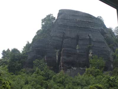 韶关市旅游经济总量_韶关市第一中学的图片