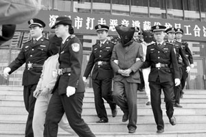 深圳刑事拘留八名恶意欠薪逃匿老板 广东地市