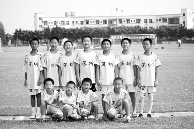 8名深圳孩子入选国少队: 无一是专业踢球的 焦