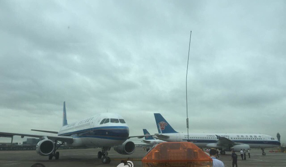 深圳机场两架飞机发生擦碰 事故中无乘客受伤