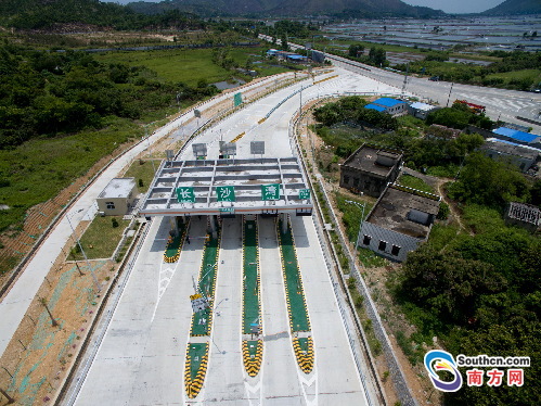 深汕高速公路西段长沙湾互通立交扩建工程竣工通车