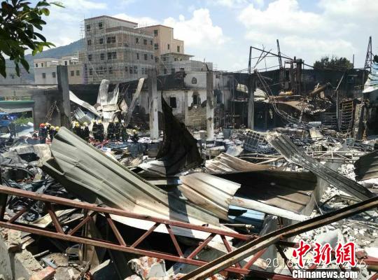 惠州一胶水厂爆燃致1死1伤 现场被夷为平地