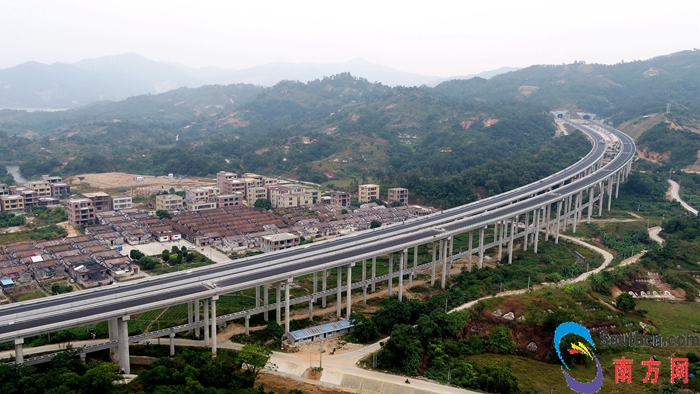 揭惠高速一期工程主线贯通 揭阳至惠来车程将