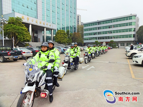 梅州市兴宁交警铁骑快速出警 及时疏导打击违