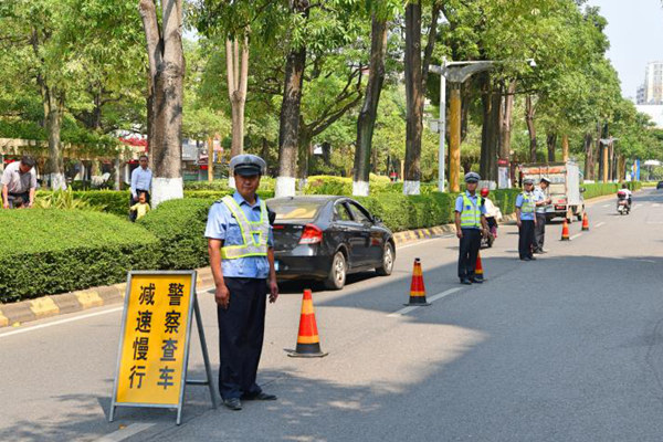 兴宁交警开展梅安2号道路交通秩序整治专项