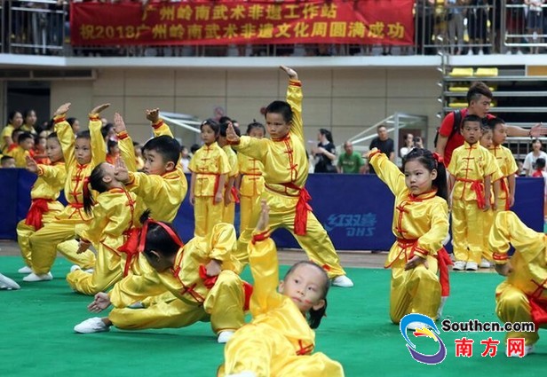 2018广州岭南武术非遗文化周开幕 4000萌娃