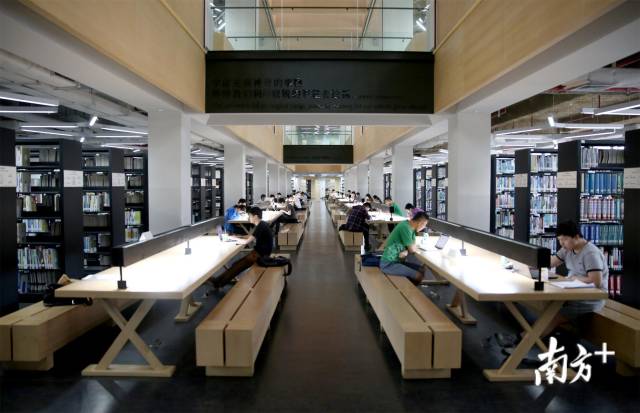 一位毕业生眼中,李嘉诚先生与汕大的故事