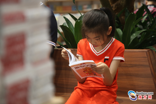 22年,深圳从建成第一家书城到每万人拥有一座