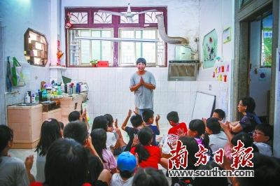 潮汕女儿返乡建起图书室，吸引志愿者、大学生进村“上课”