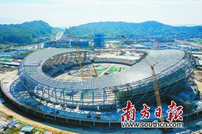 “凤凰”初现 广东省运会主场馆已完成钢结构主体工程