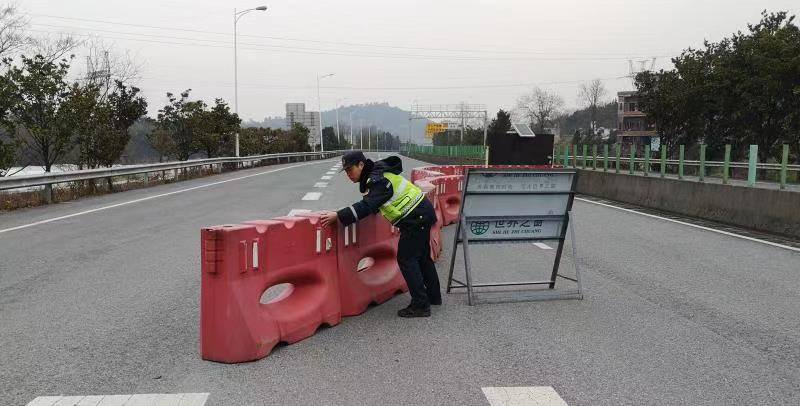 京珠北高速梅花至大桥段解封，交通恢复正常