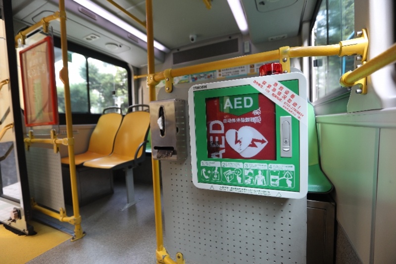 【先行示范区】深圳105辆公交安装AED急救设备，变身“流动救护站”