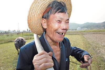 税负减了农民笑了 粤部分发达地区农负已为零·广东新闻·南方网