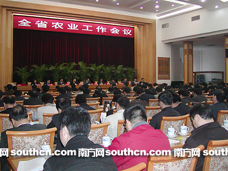 农民工轮轩4个女学生_广州 农民工 收入(2)