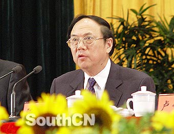 广东新闻:广东省委副书记陈绍基在大会上