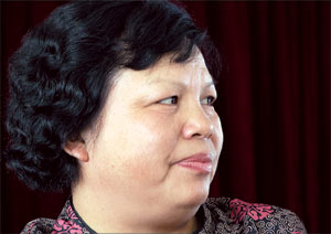 南方网:莫祖英:最想和江总书记握握手 替父老话