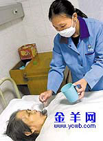 广东新闻:不孝<em>子</em>扣下<em>母亲退休金</em> 老人欠费得不