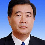 2、心系群众、关注民生，着力解决读书难、看病难、就业难